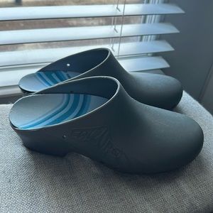 Calzuro Clogs matte grey